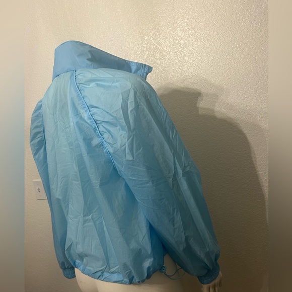 All In Motion Women's Cropped Hooded Wind-Resistant Windbreaker Jacket - Picture 4 of 5